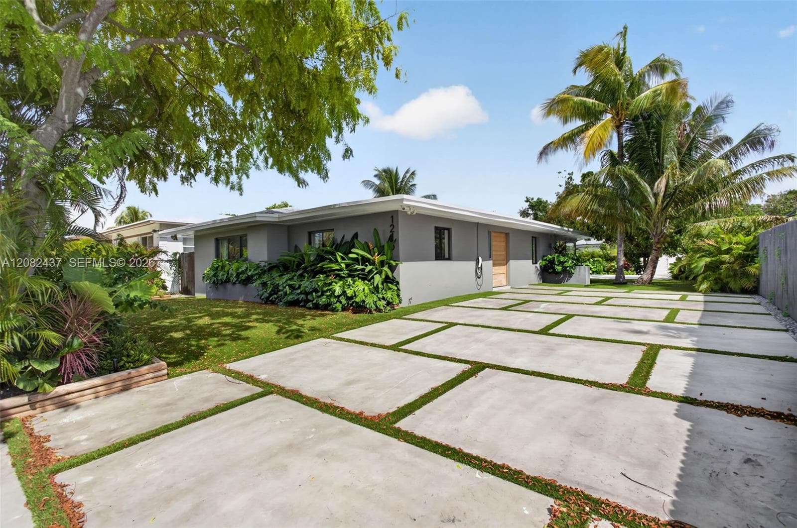 1215 NE 110th St, Miami FL 33161