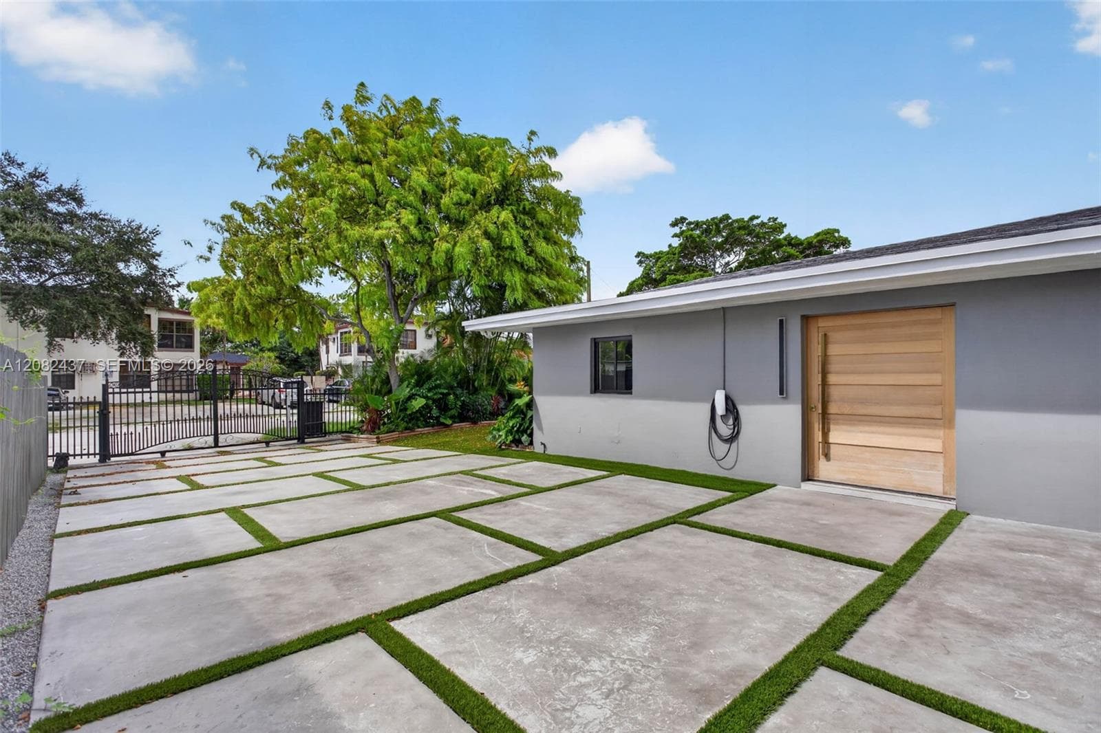 1215 NE 110th St, Miami FL 33161