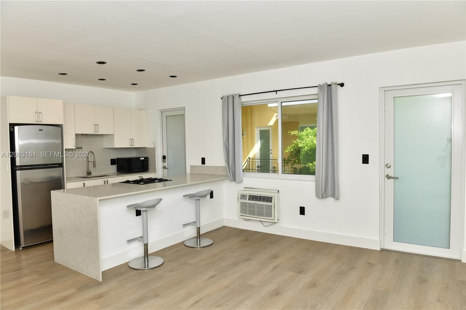 65 Washington Ave # 25, Miami Beach FL 33139