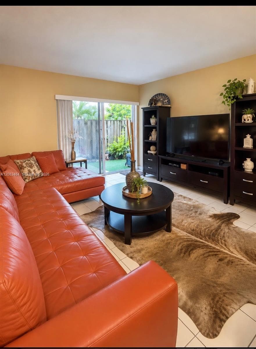 9631 SW 77 AV # C, Miami FL 33156