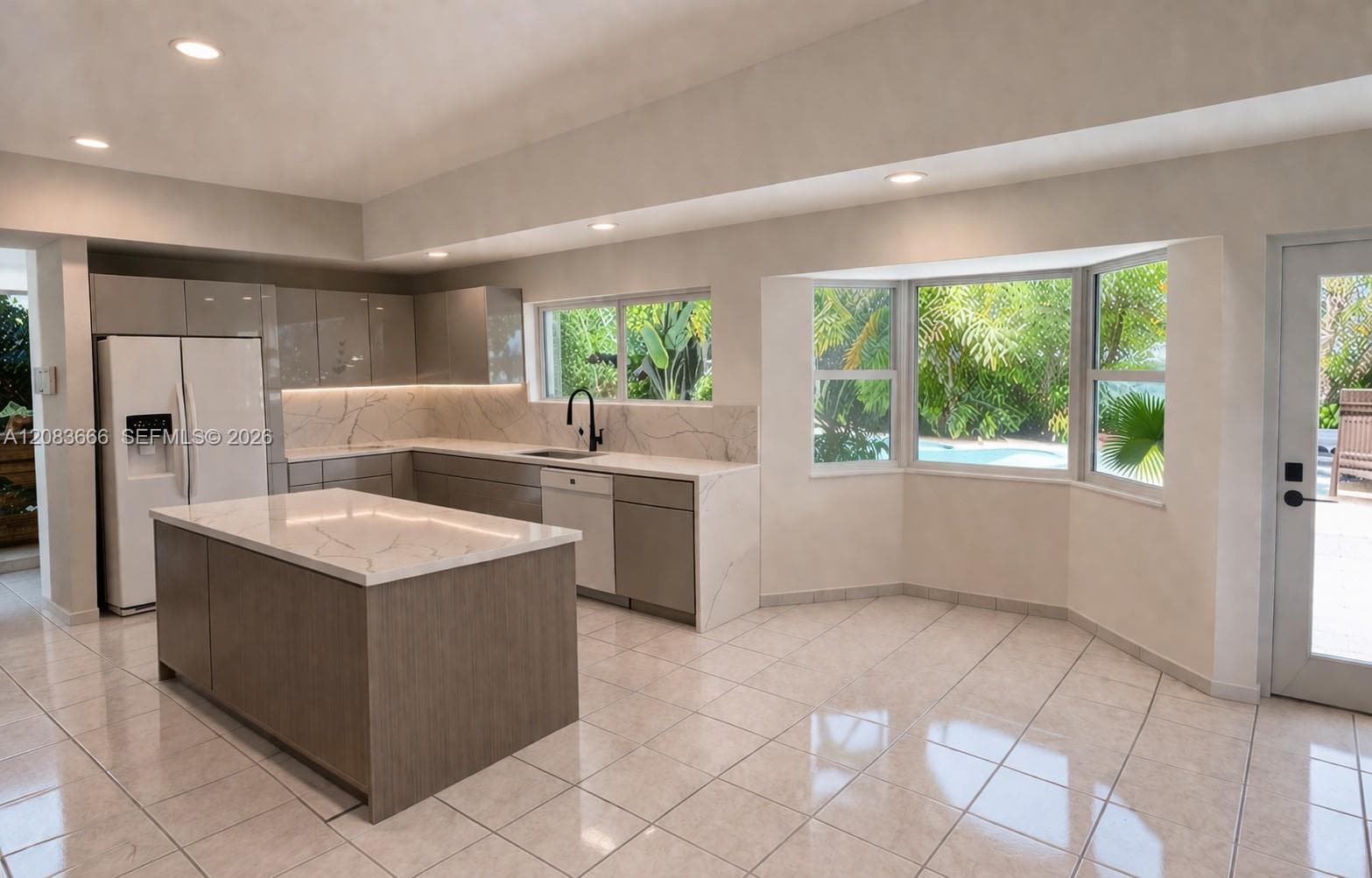 6811 SW 89th Ct, Miami FL 33173