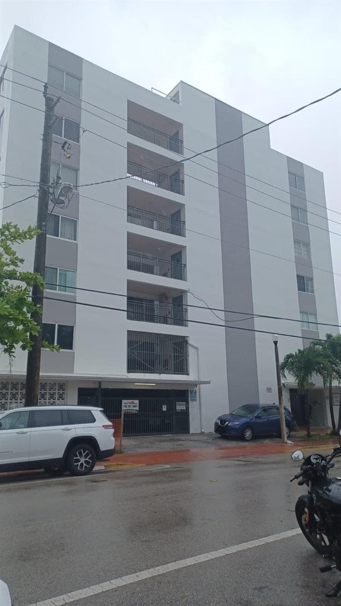 8001 N CRESPI Boulevard # 2C, Miami Beach FL 33141