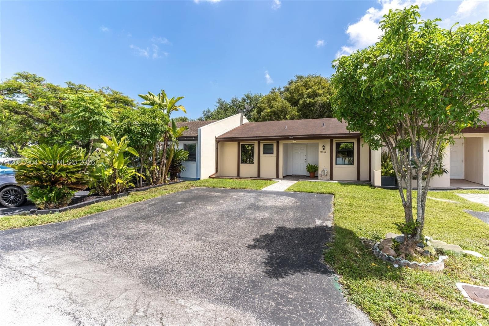 13962 SW 52 LN, Miami FL 33175