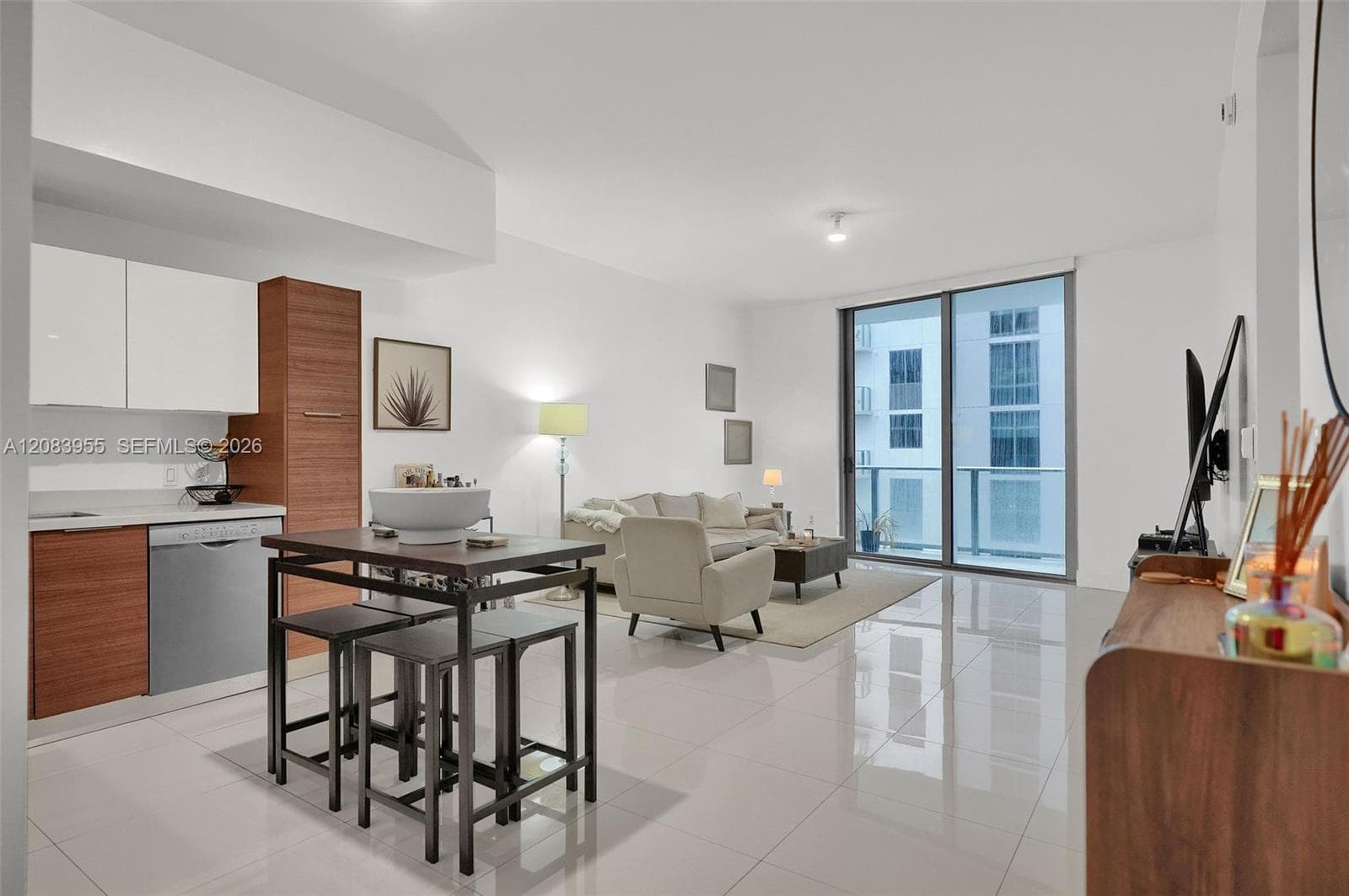 1010 SW 2nd Ave # 2005, Miami FL 33130
