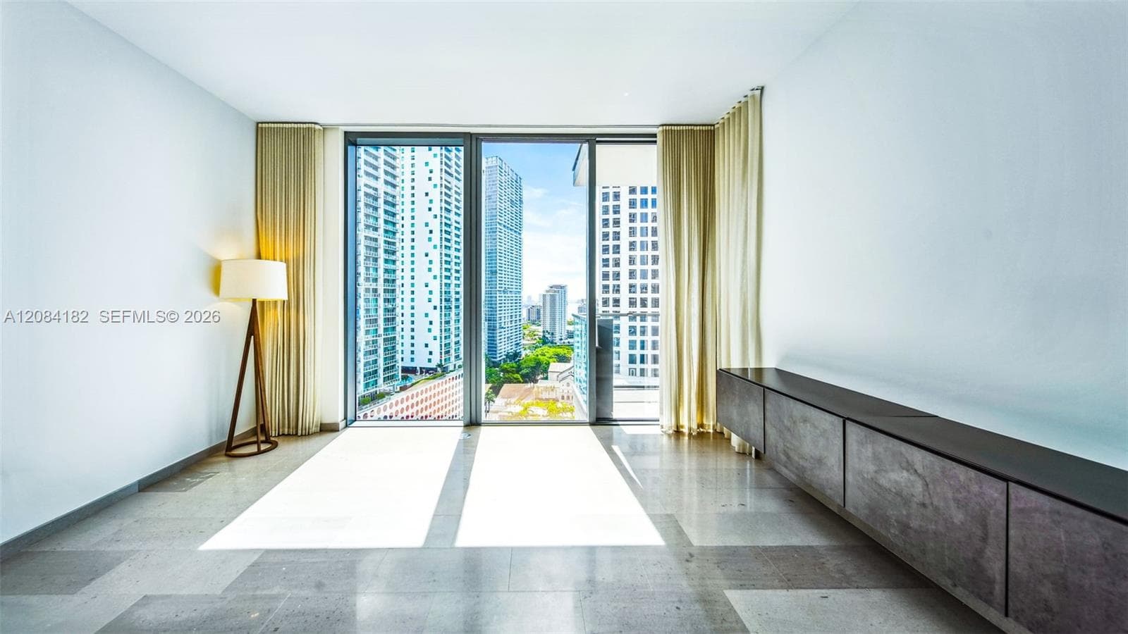 68 SE 6th St # 1605, Miami FL 33131