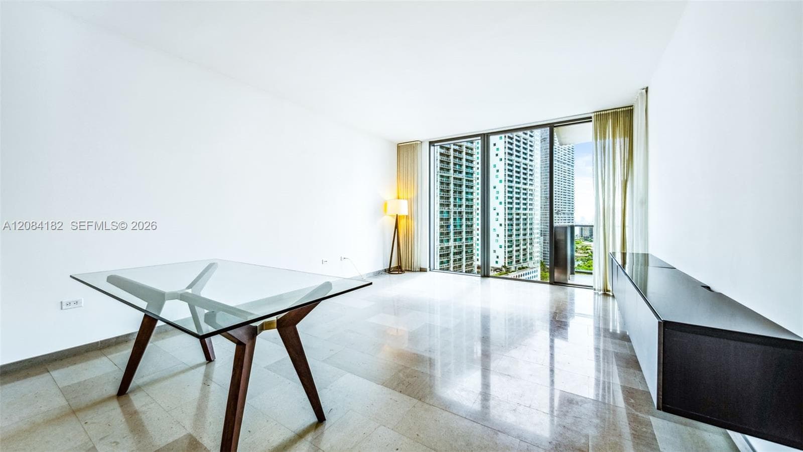 68 SE 6th St # 1605, Miami FL 33131