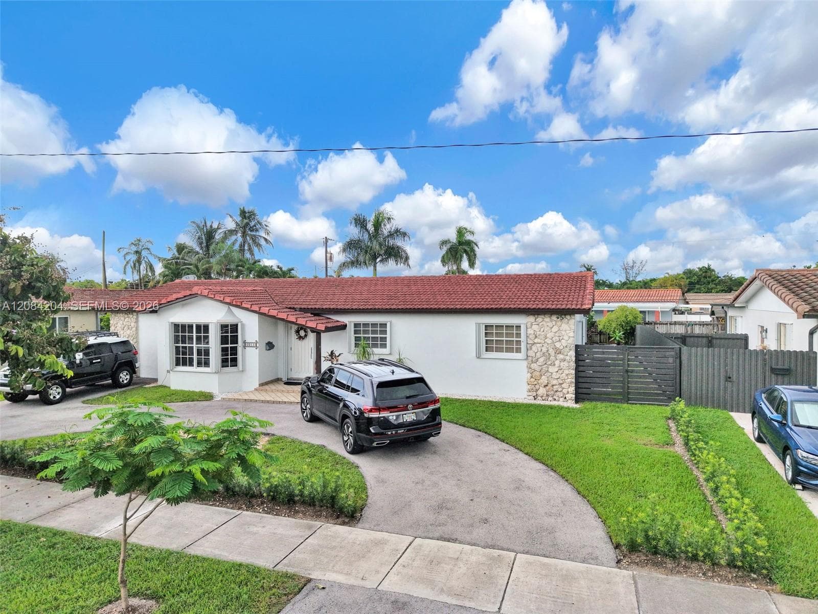 2211 SW 98th Pl, Miami FL 33165