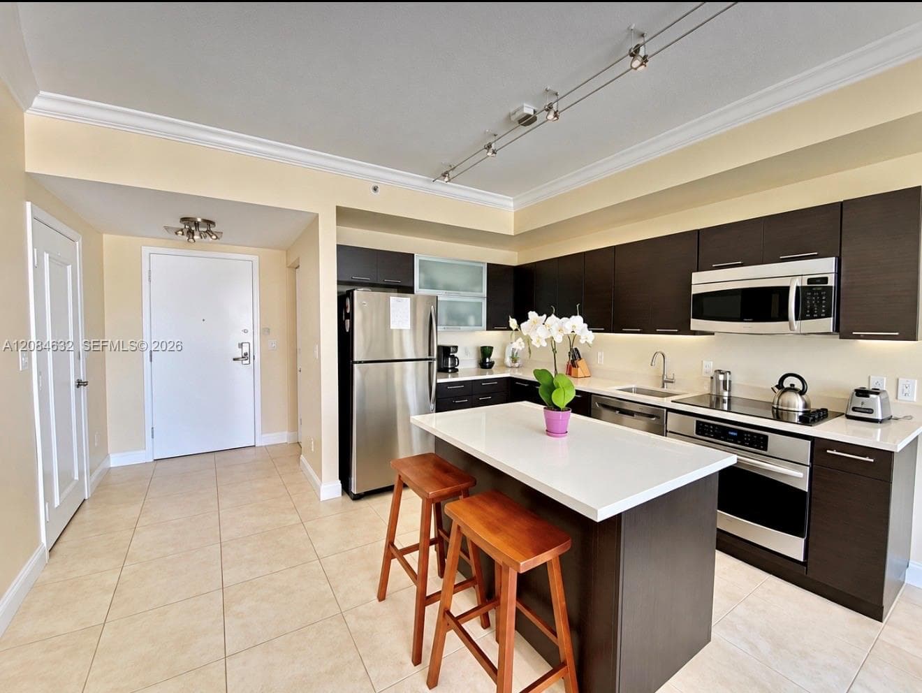 90 SW 3rd St # 1403, Miami FL 33130