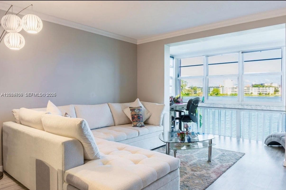 18555 NE 14th Ave # 619, Miami FL 33179