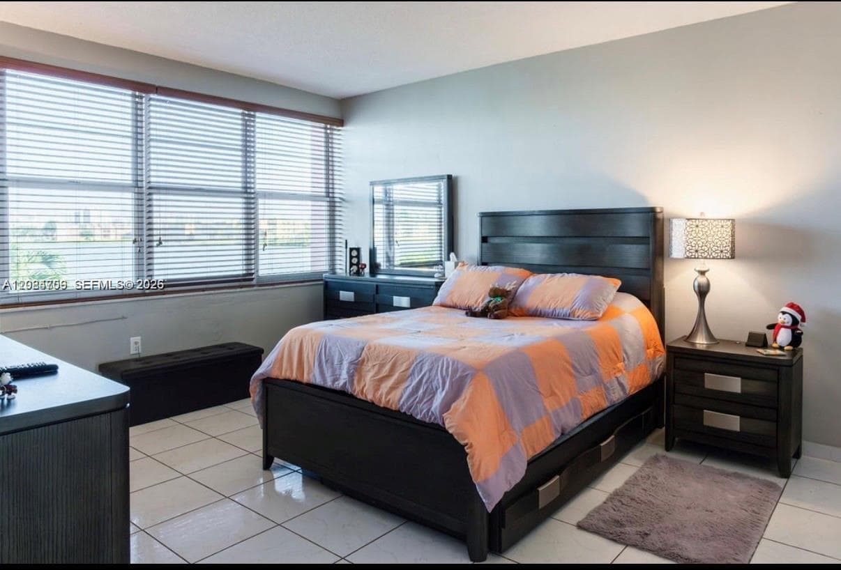 18555 NE 14th Ave # 619, Miami FL 33179