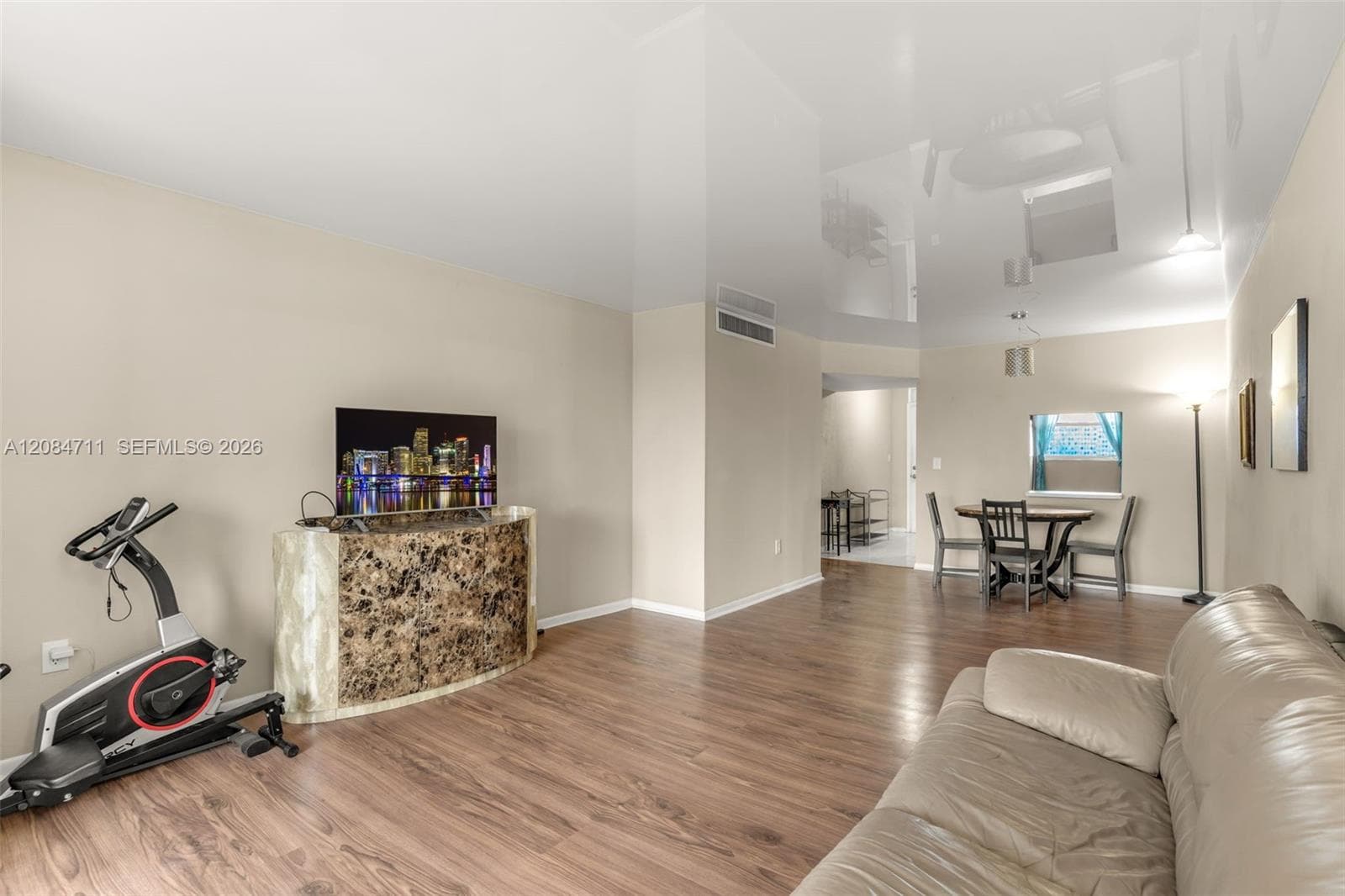 1700 NE 191st St # 508, Miami FL 33179