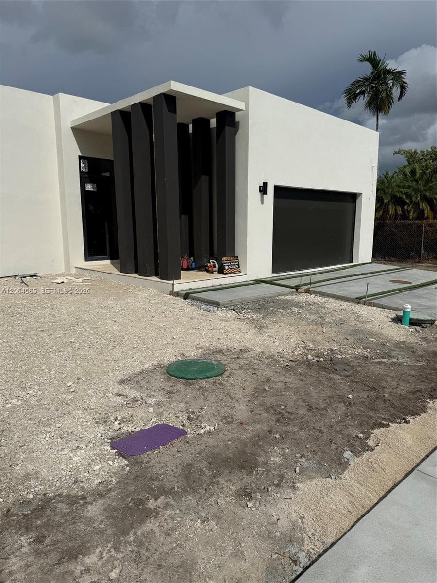 2920 SW 104th Ct, Miami FL 33165
