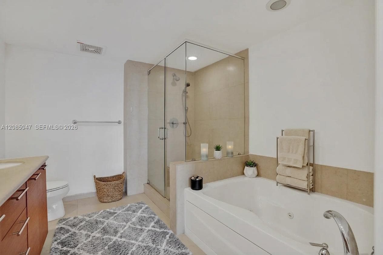 50 Biscayne Blvd # 2801, Miami FL 33132