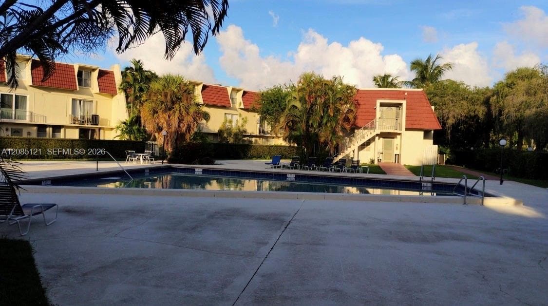 1655 NE 115th St # 12B, Miami FL 33181
