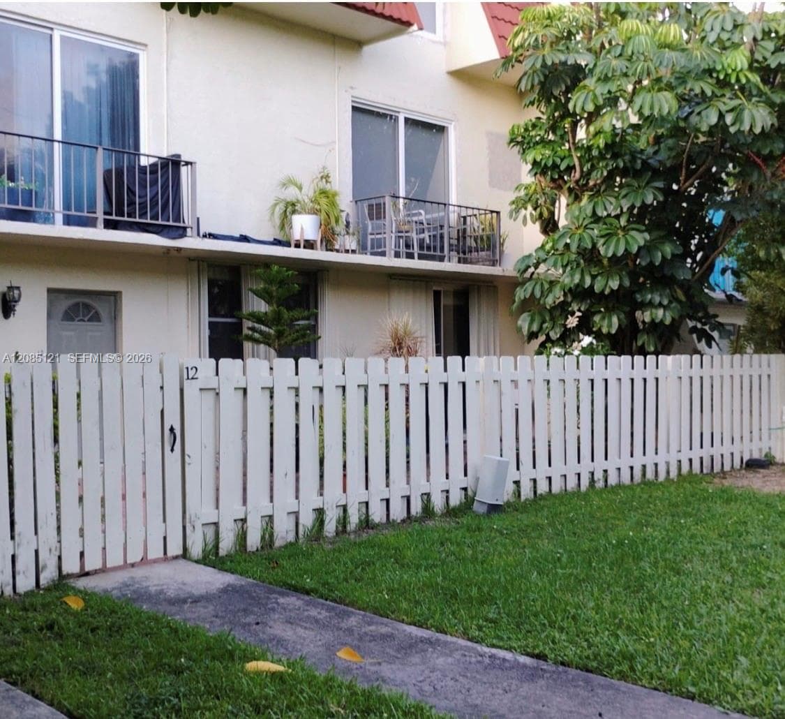 1655 NE 115th St # 12B, Miami FL 33181