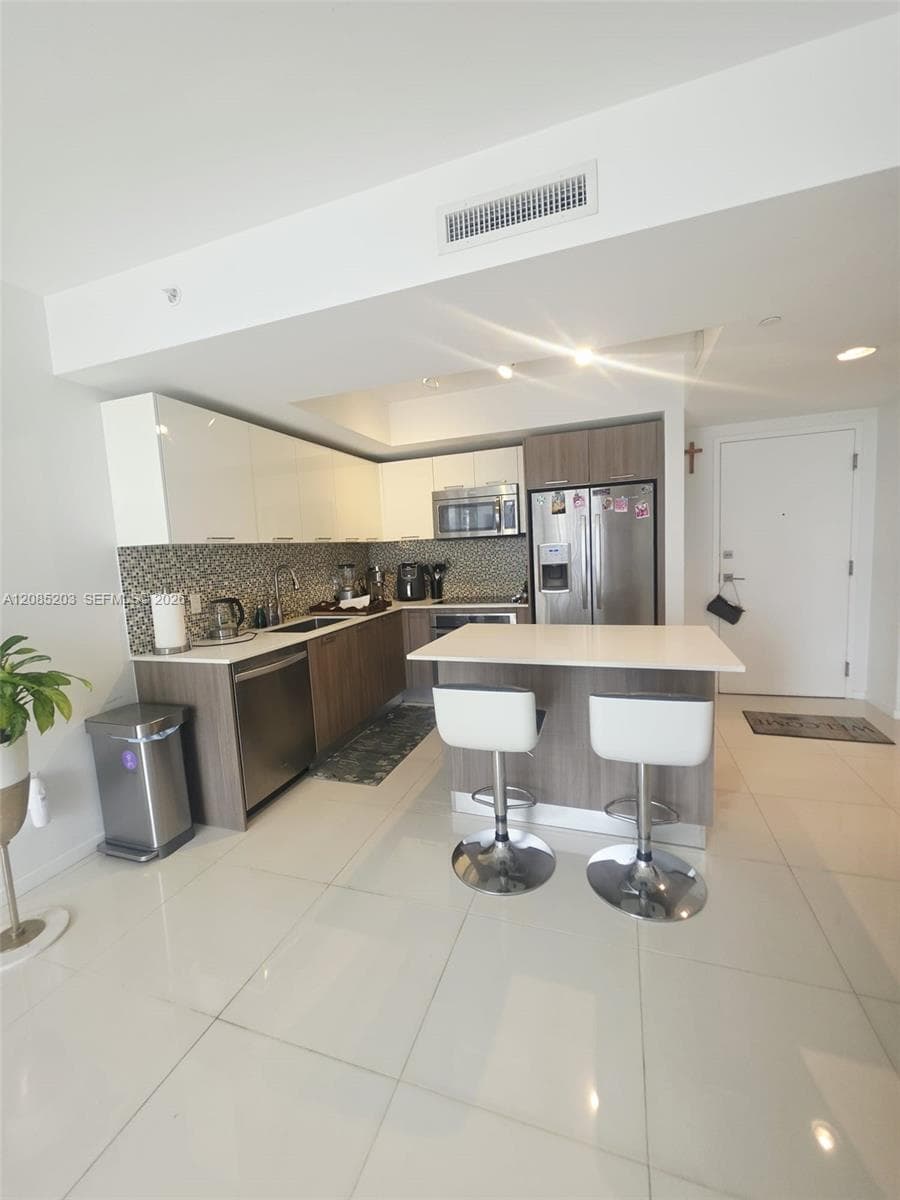 5252 NW 85th Ave # 809, Doral FL 33166