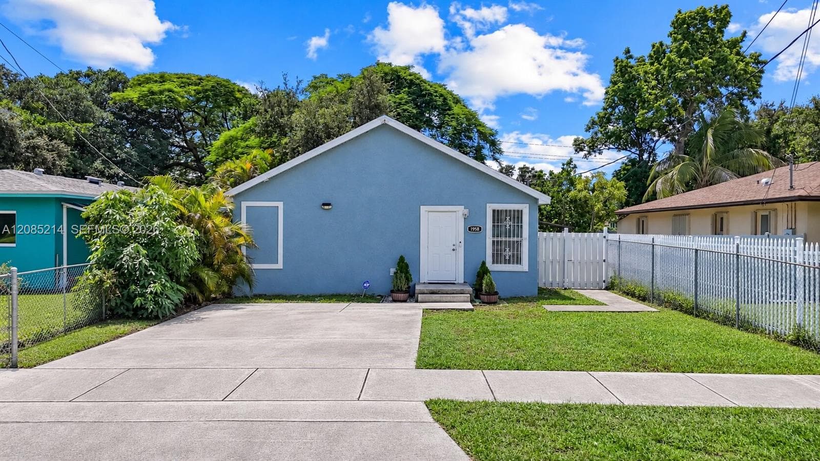 1958 NW 59th St, Miami FL 33142