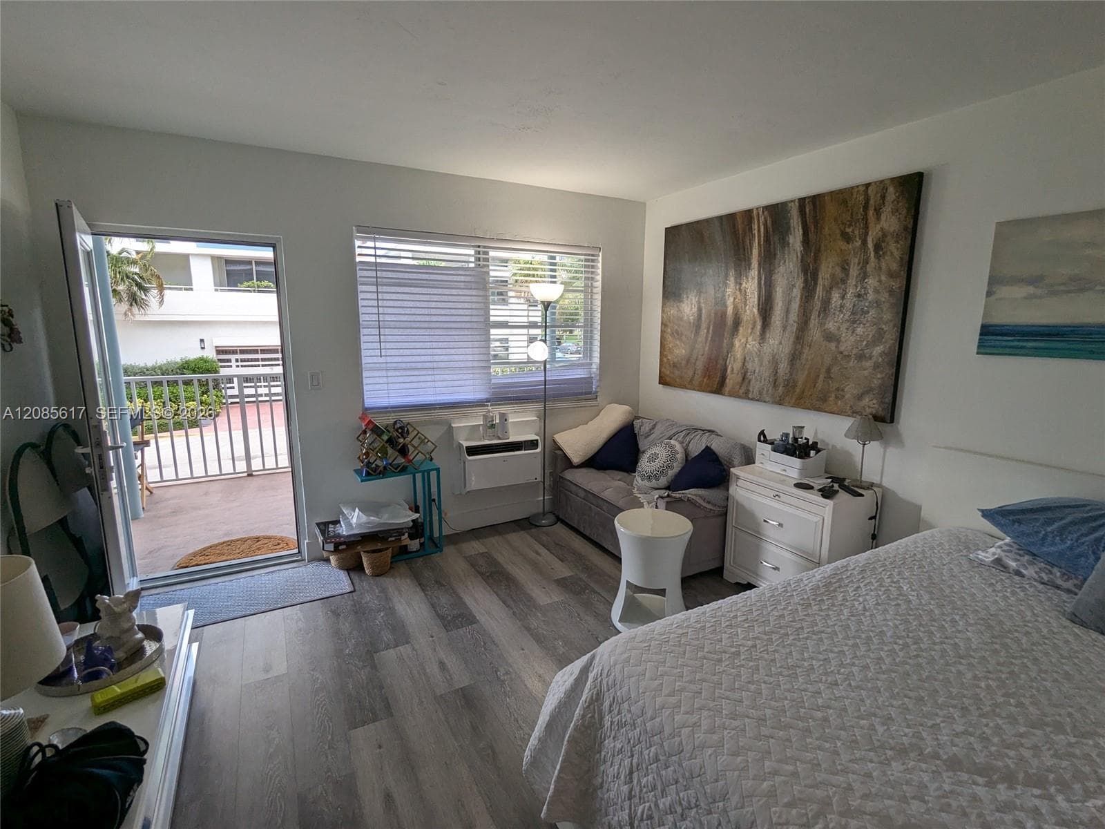 158 Ocean Dr # 203, Miami Beach FL 33139