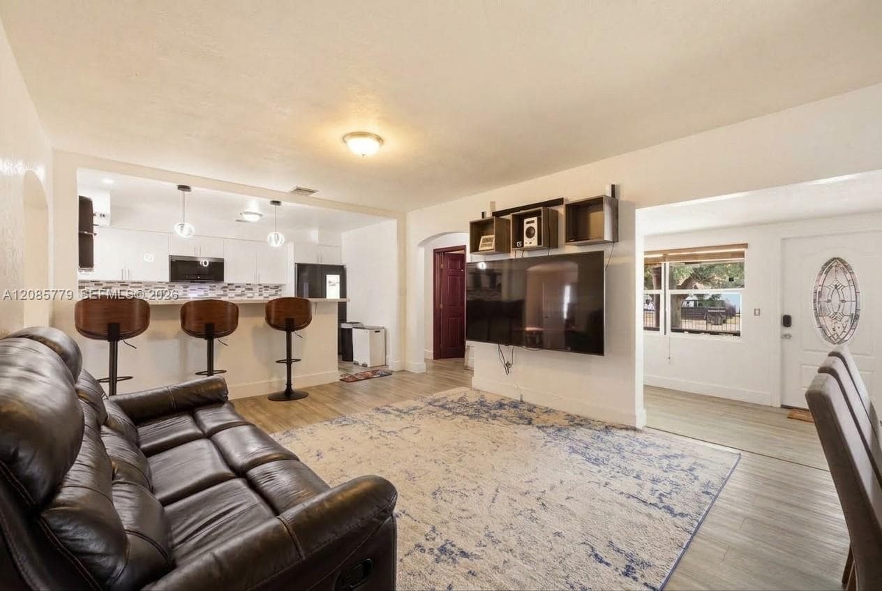 65 NW 118th St, Miami FL 33168