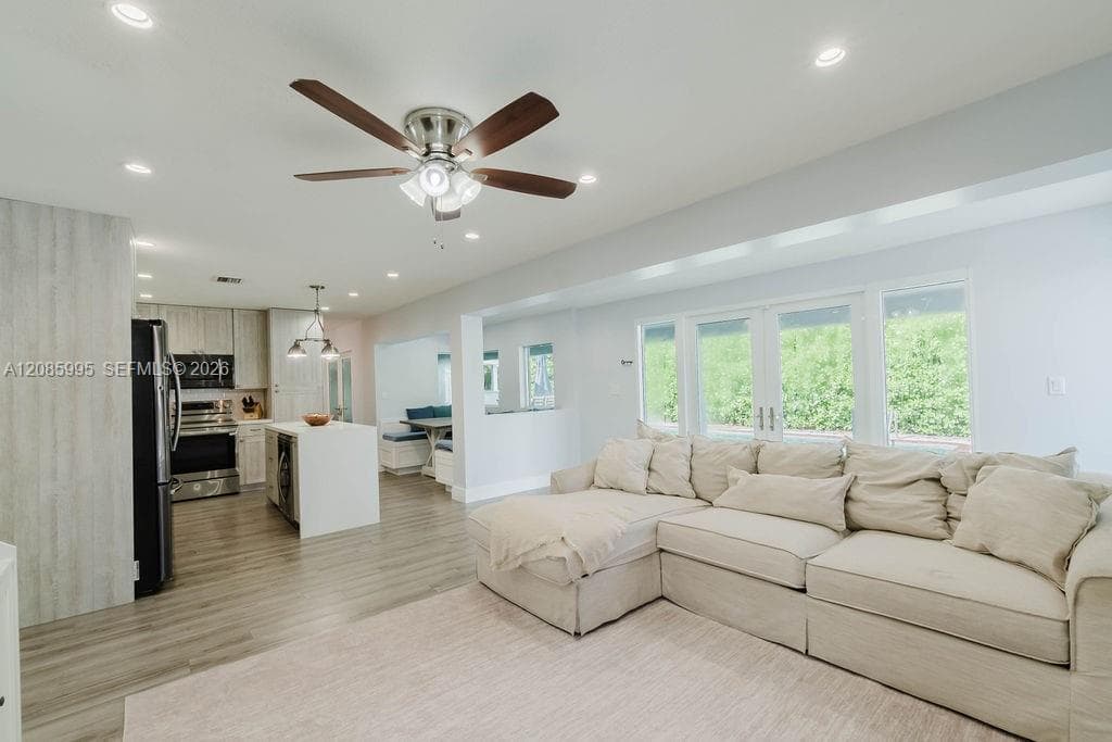 1732 SW 103rd Pl, Miami FL 33165