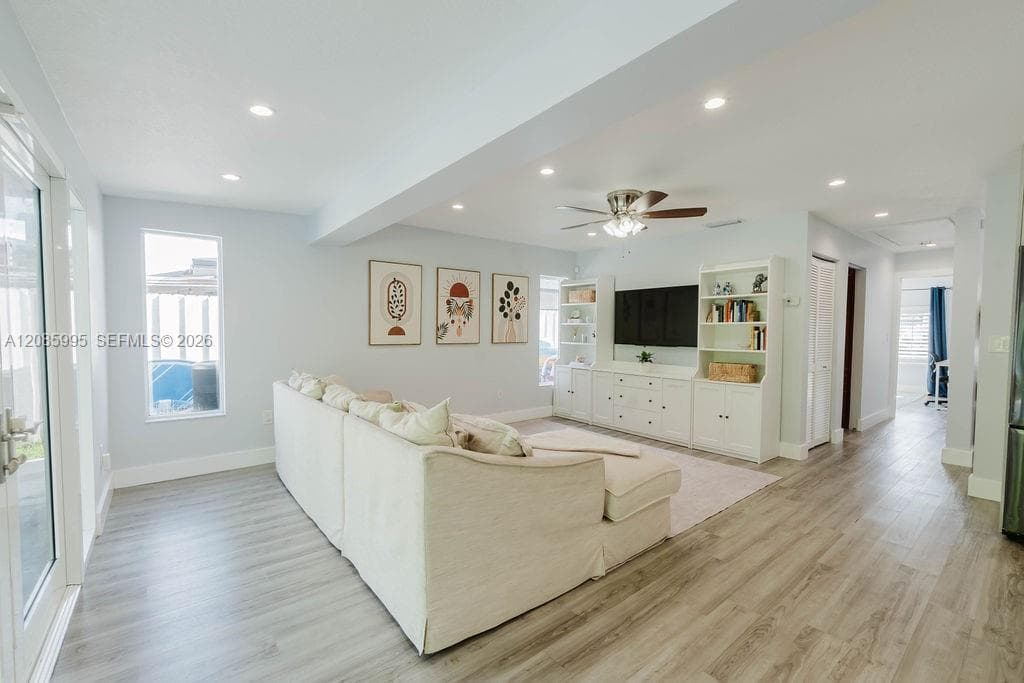 1732 SW 103rd Pl, Miami FL 33165