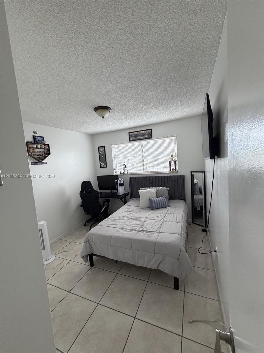 8095 NW 8th St # 402, Miami FL 33126