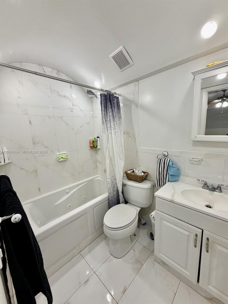 8095 NW 8th St # 402, Miami FL 33126