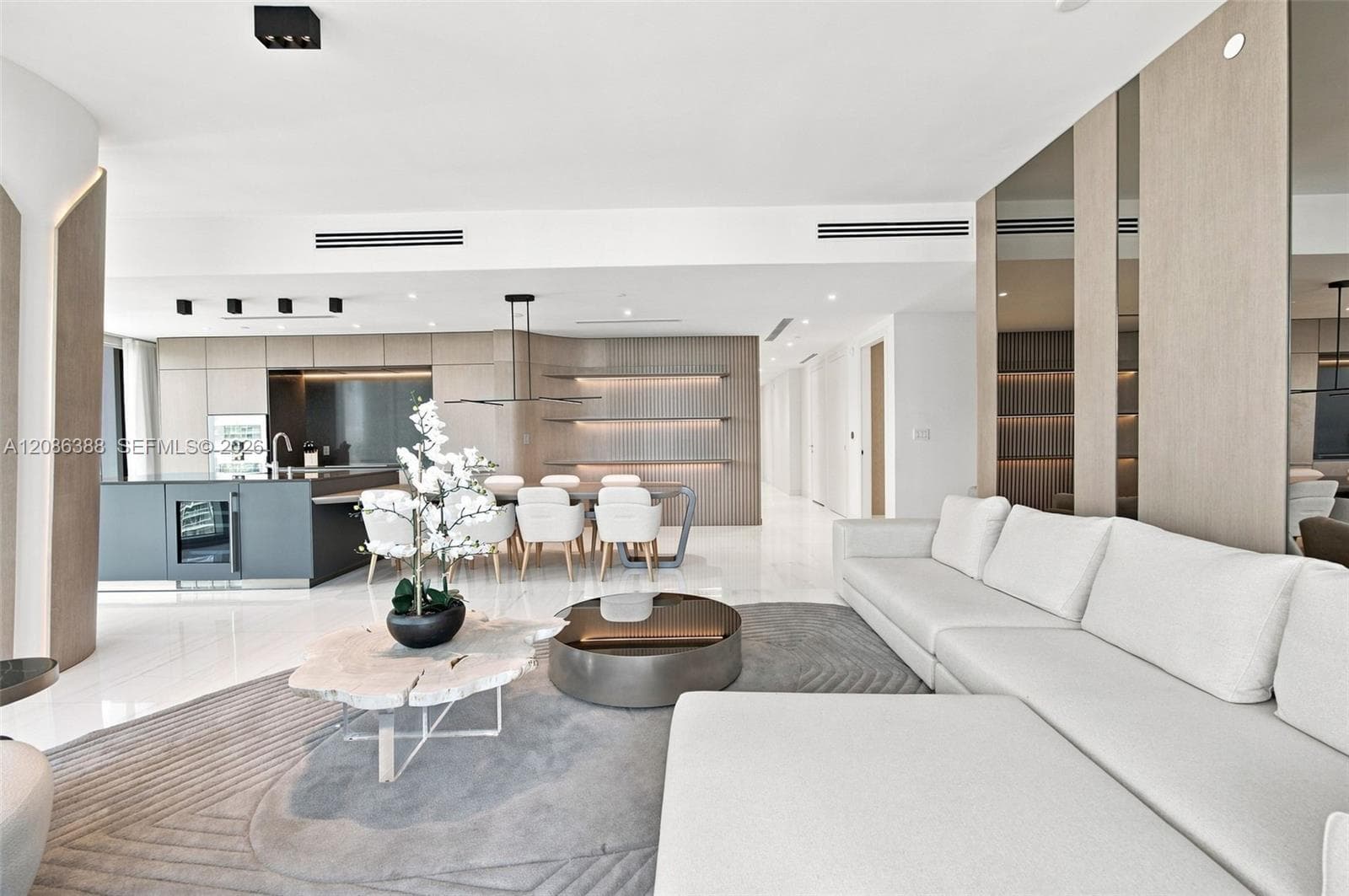 300 Biscayne Blvd Way # 3807, Miami FL 33131