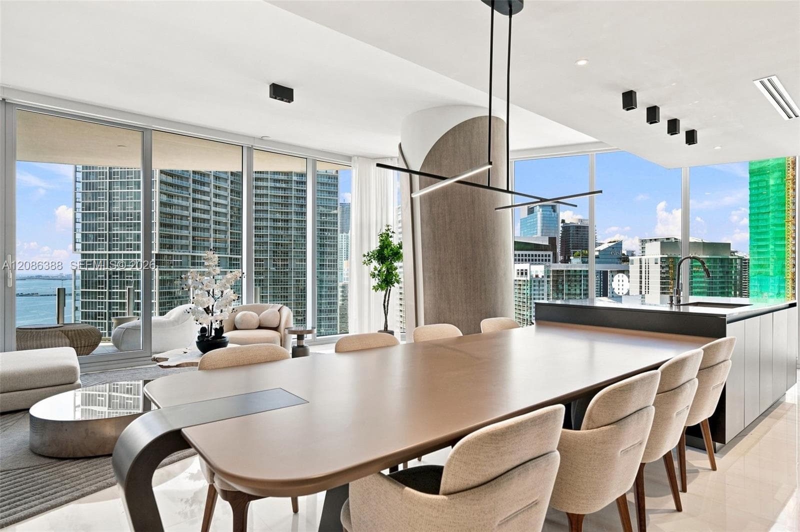 300 Biscayne Blvd Way # 3807, Miami FL 33131