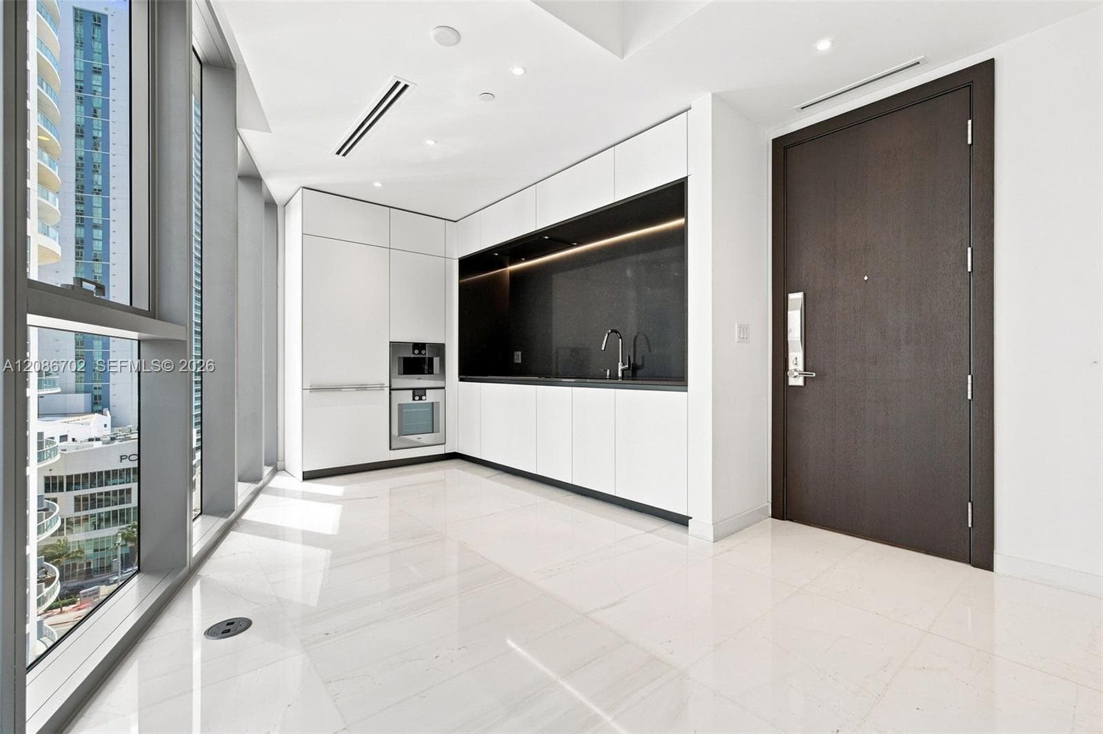 300 Biscayne Blvd Way # 1106, Miami FL 33131