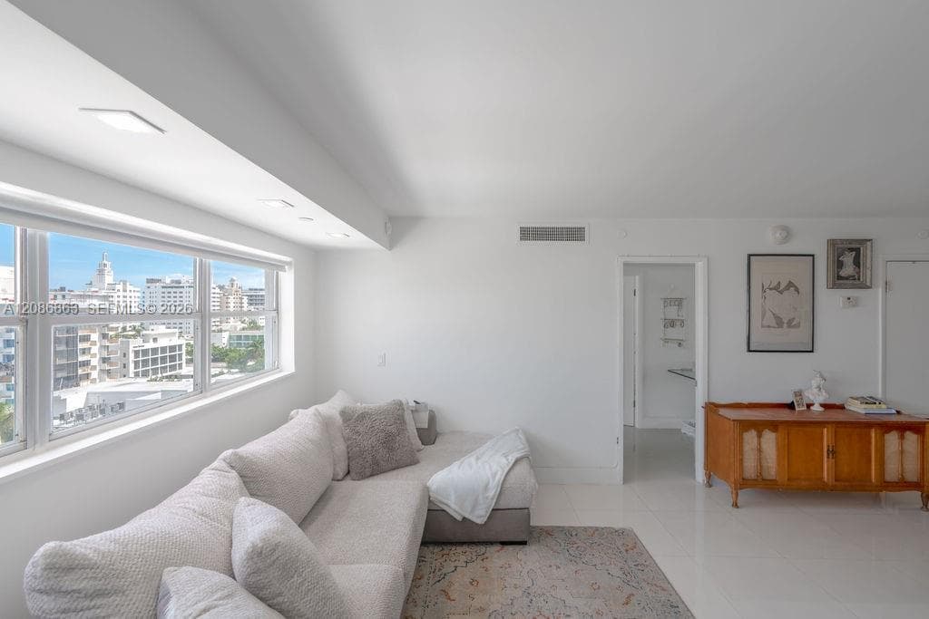 1881 Washington Ave # 11D, Miami Beach FL 33139
