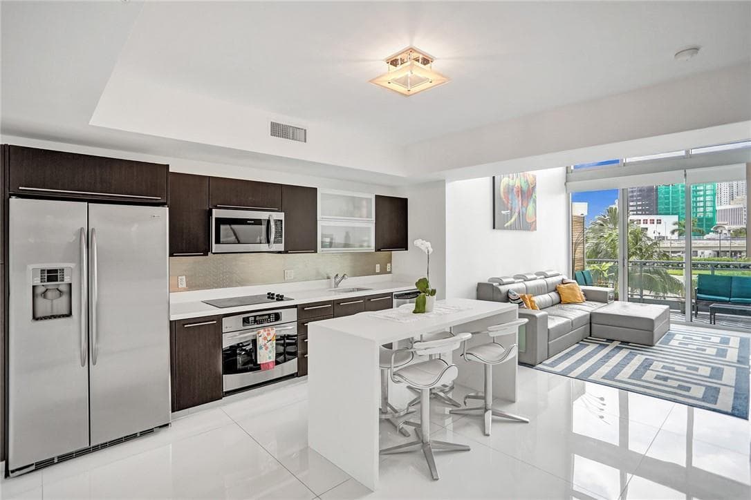 90 SW 3RD Street, Miami FL 33130