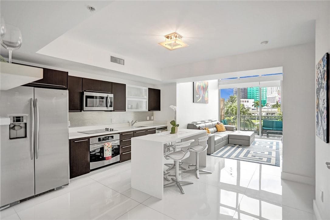 90 SW 3RD Street, Miami FL 33130