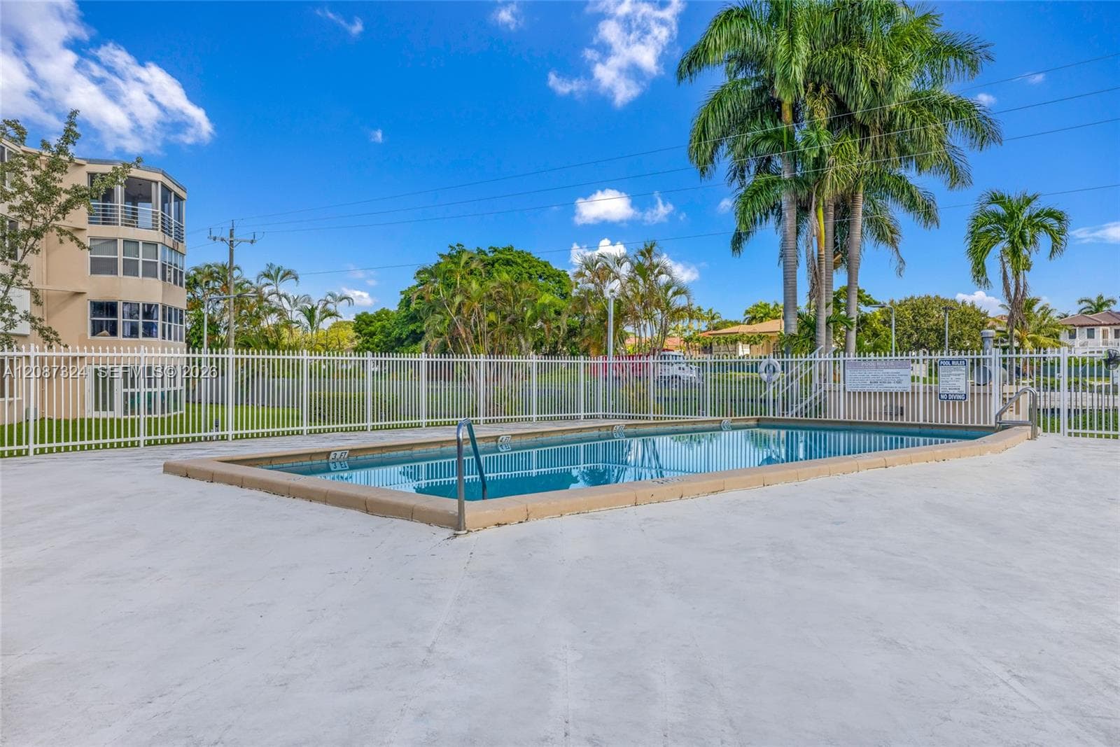 1401 NE 191st St # D107, Miami FL 33179