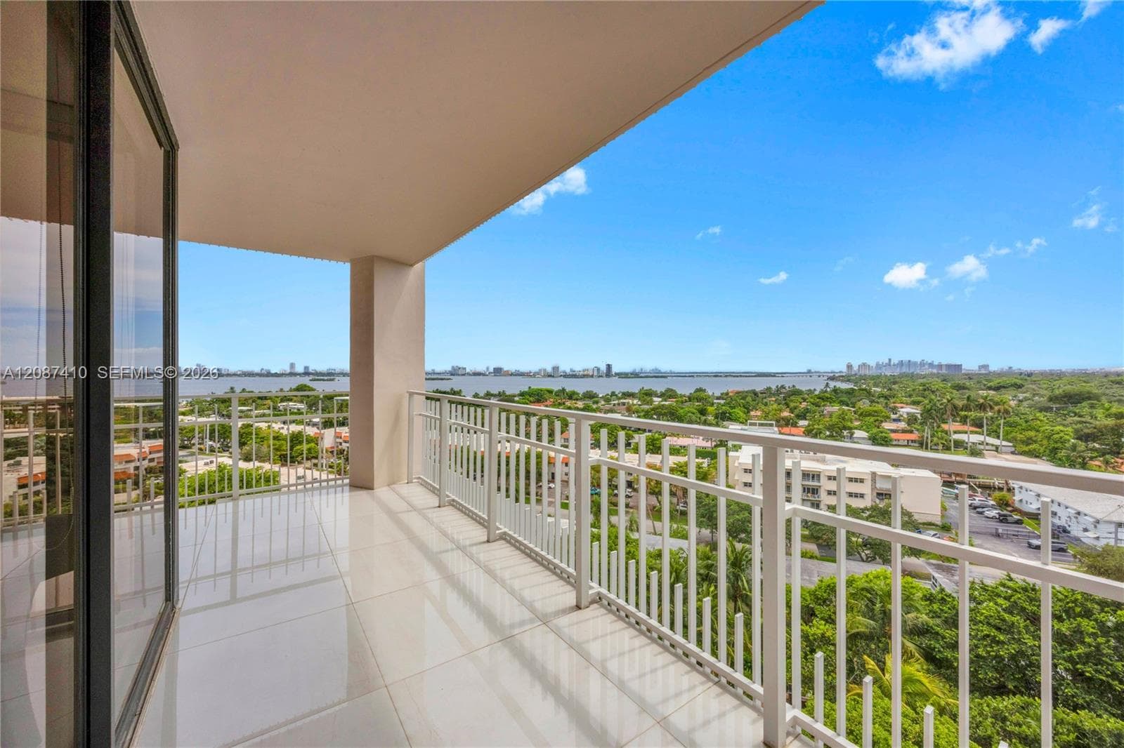 2000 Towerside Ter # 1206, Miami FL 33138