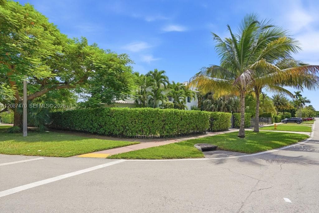 2225 Meridian Ave, Miami Beach FL 33139