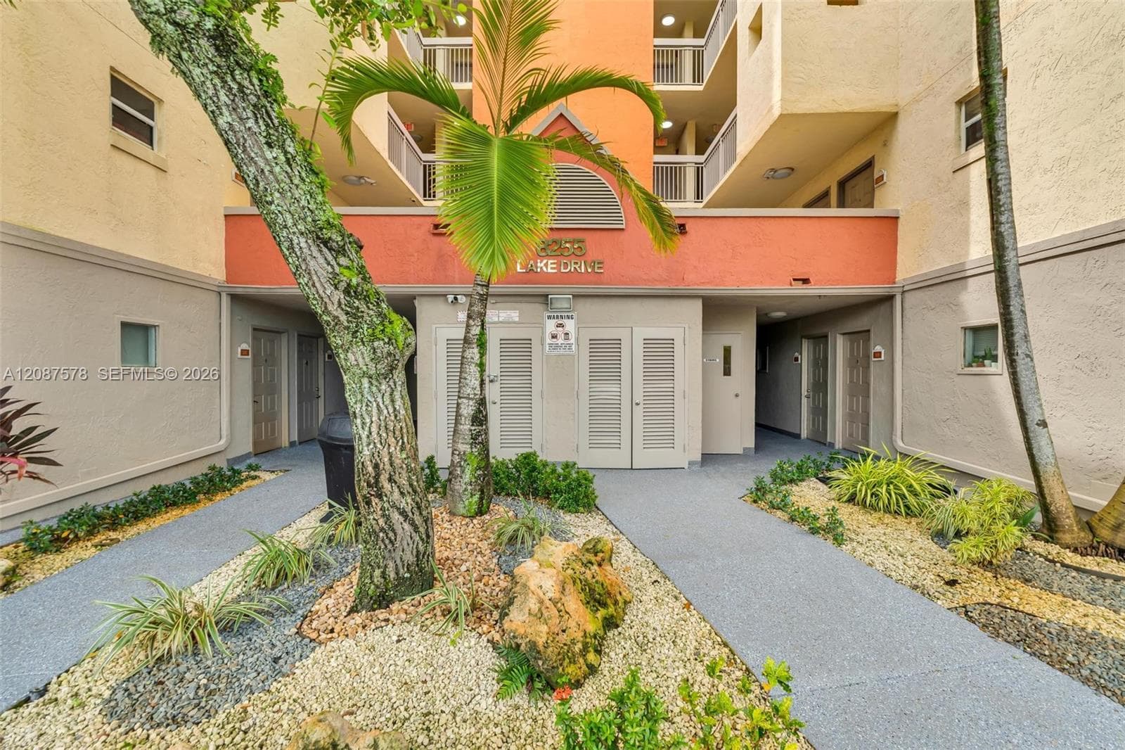 8255 Lake Dr # 304, Doral FL 33166