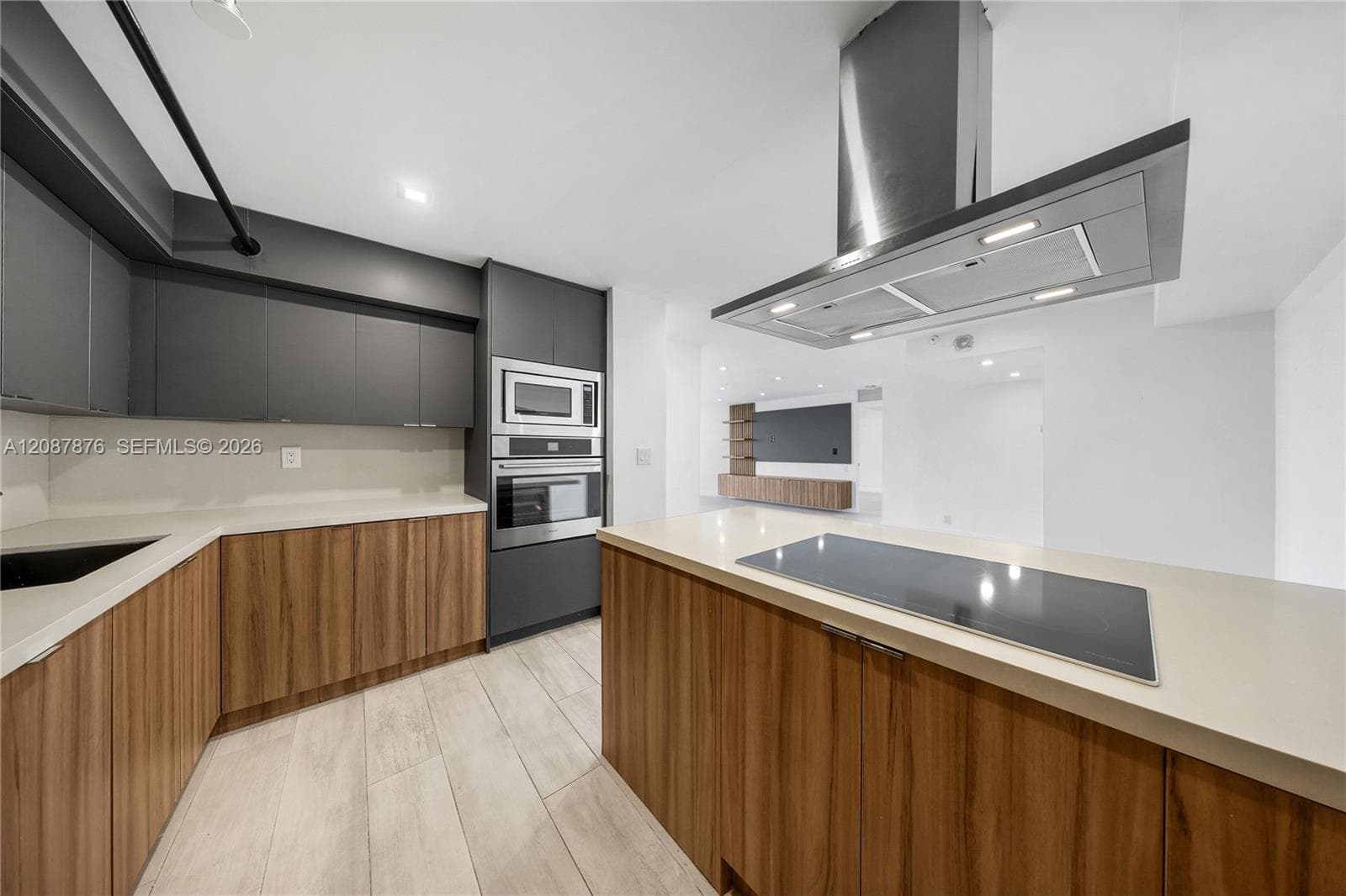 1000 Quayside Ter # 903, Miami FL 33138