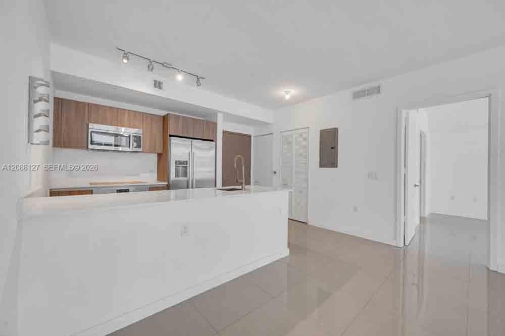 201 SW 17th Rd # 302, Miami FL 33129