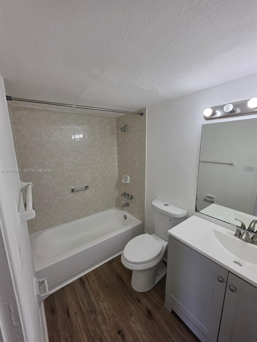 4550 NW 9th St # 605E, Miami FL 33126