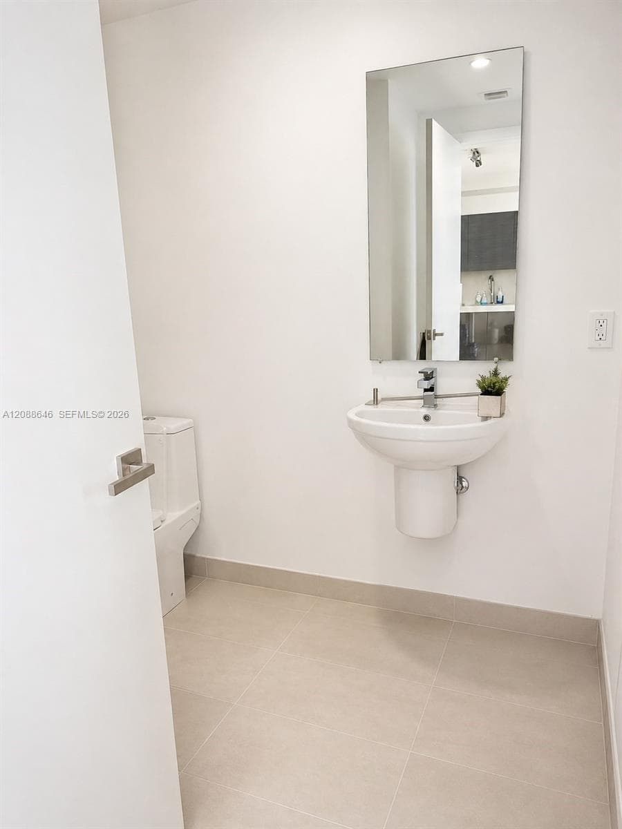 1080 Brickell Ave # 907, Miami FL 33131