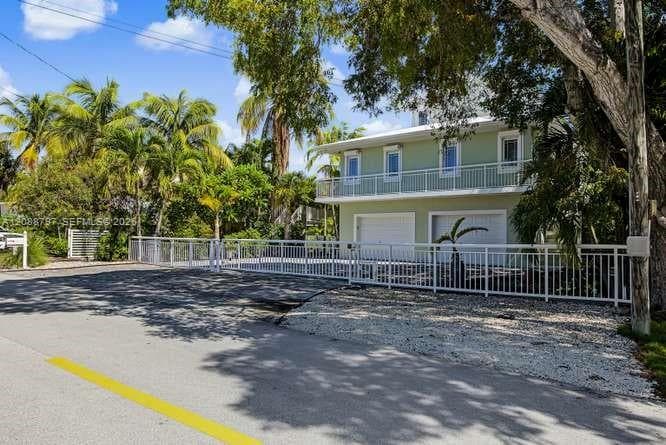 1217 Mockingbird Rd, Key Largo FL 33037