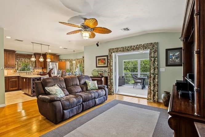 1217 Mockingbird Rd, Key Largo FL 33037
