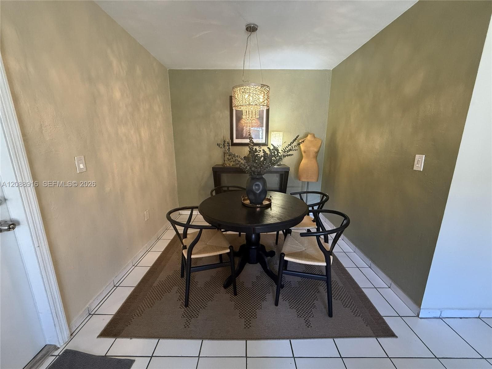 7823 Miller Dr # C207, Miami FL 33155