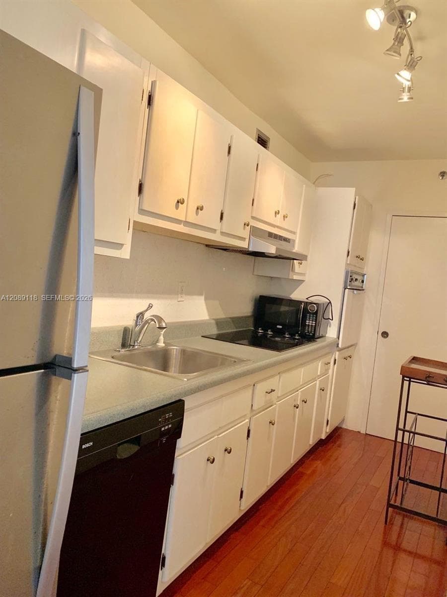 100 Lincoln Rd # 427, Miami Beach FL 33139
