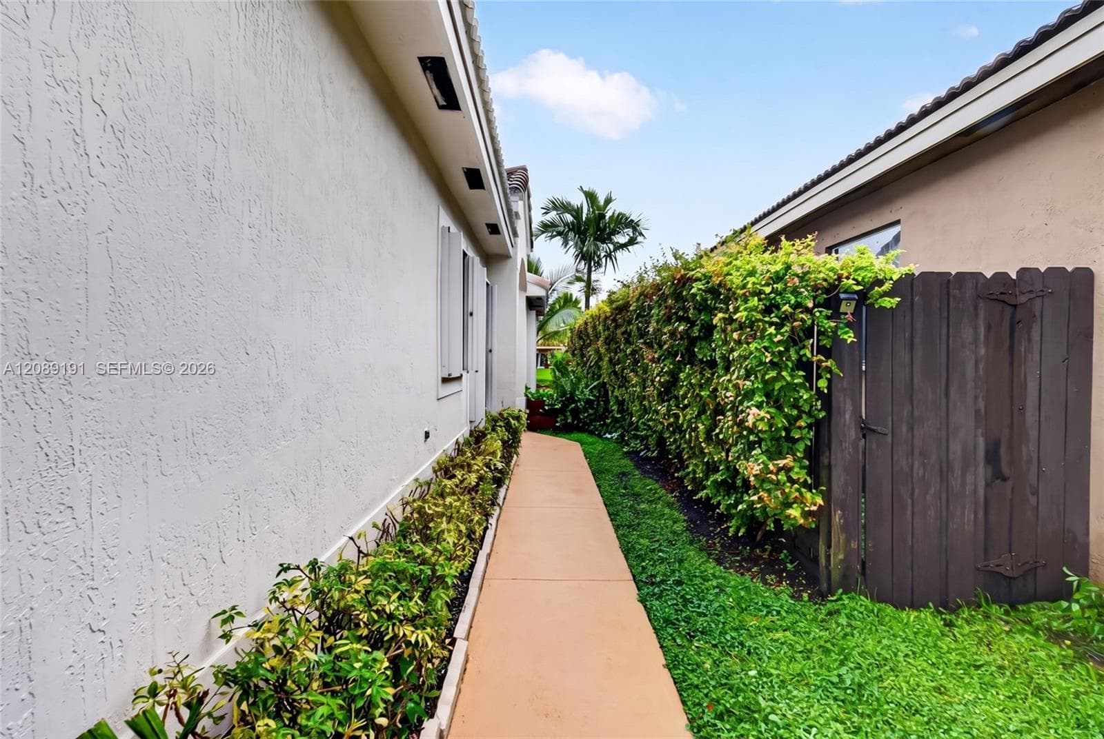 7557 SW 164th Ct, Miami FL 33193