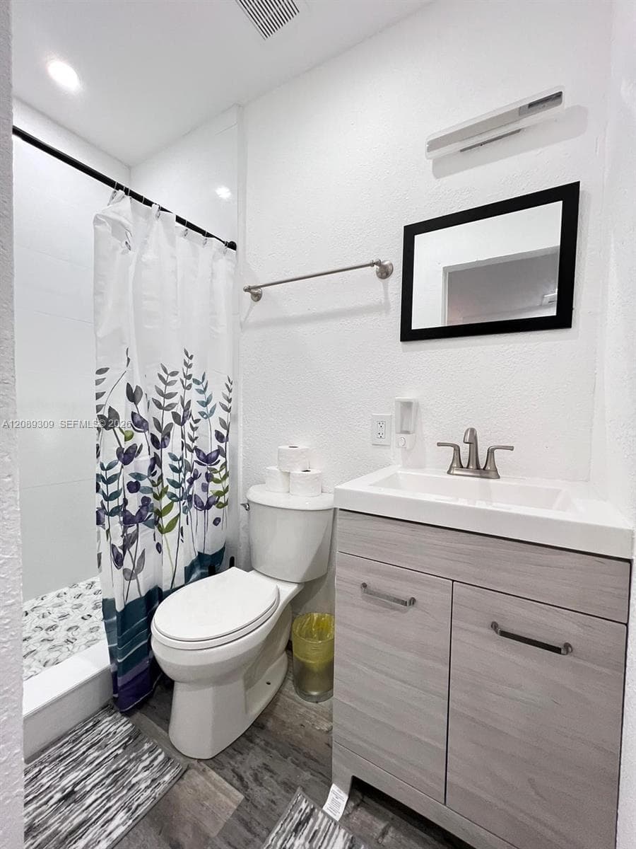 1741 NW 68th Ter, Miami FL 33147