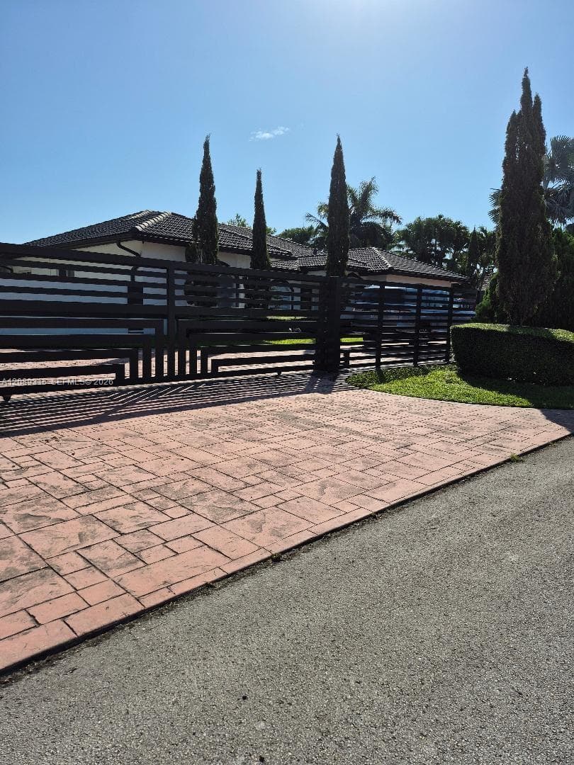 19431 SW 133rd Ave, Miami FL 33177