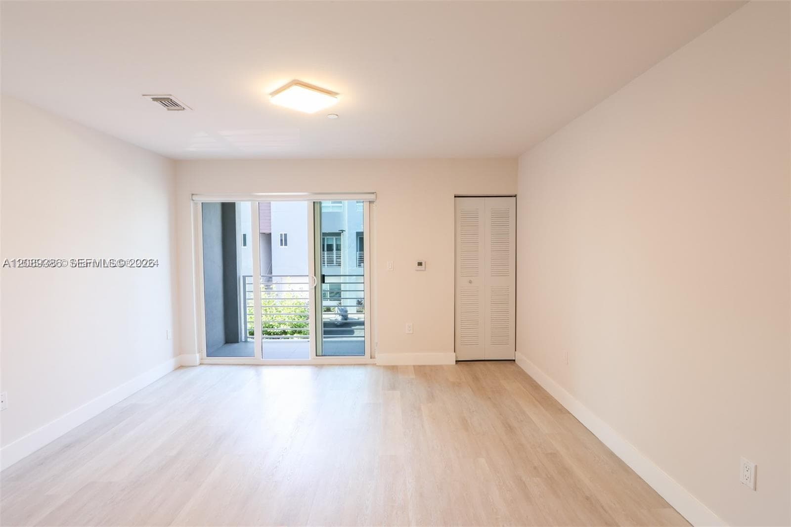 2555 NE 193rd St # 2223, Miami FL 33180