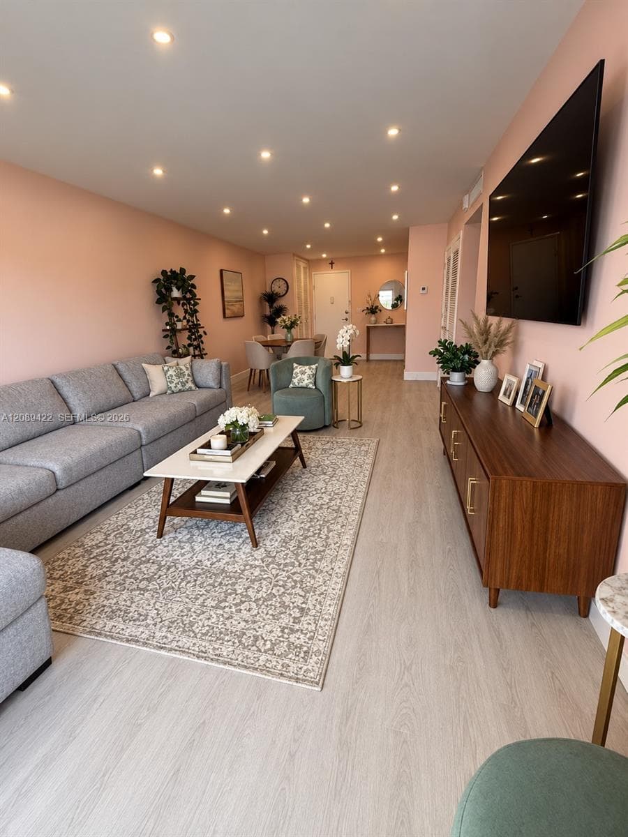 1450 Lincoln Rd # 406, Miami Beach FL 33139